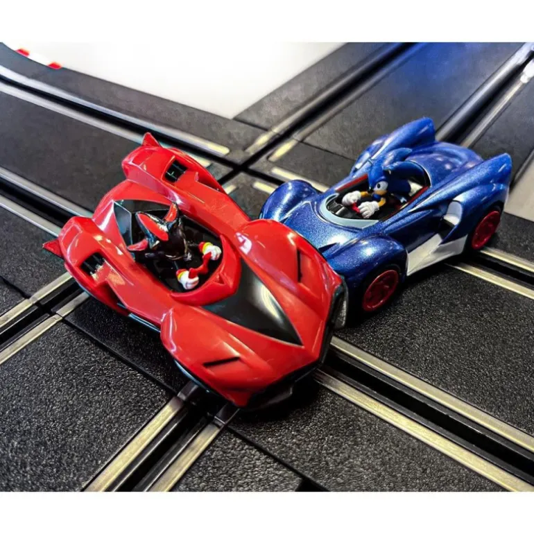 Carrera Go!!! Sonic The Hedgehog Circuito con Coche de Sonic y Shadow
