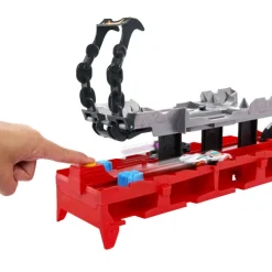 Hot Wheels City Dragón Transportador con Ataque Doble Definitivo con 2 Coches