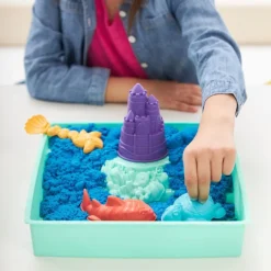 Kinetic Sand Set Con Arenero Varios Colores