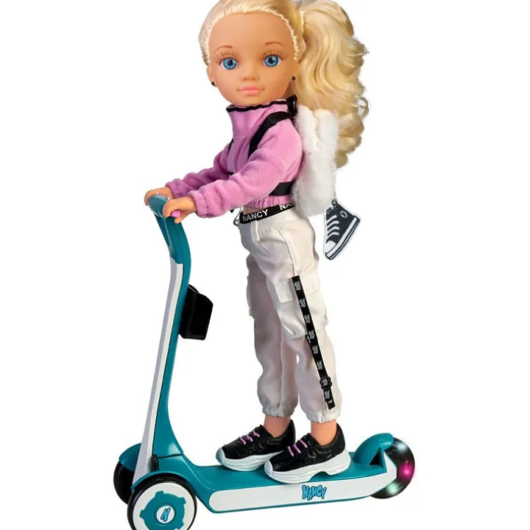 Nancy Un Día con mi Patinete