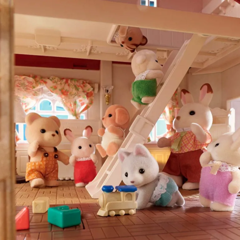 Sylvanian Families Casa Con Luces Ático Secreto